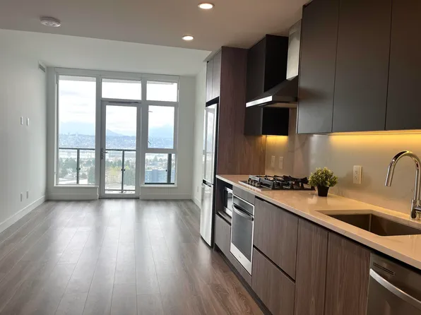 10750 135a St #1601, Surrey, BC V3T 4C9