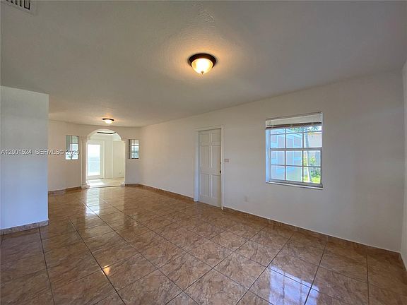 2nd image of 9840 Nicaragua Dr