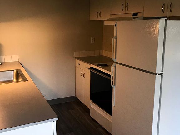 3rd image of 550 Bellevue Way SE APT 1