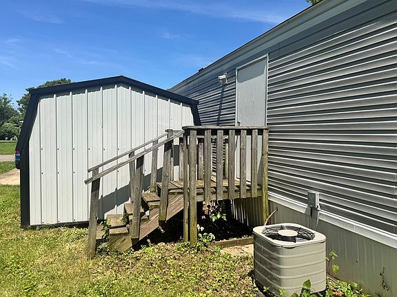 2nd image of 62 Delaware Dr