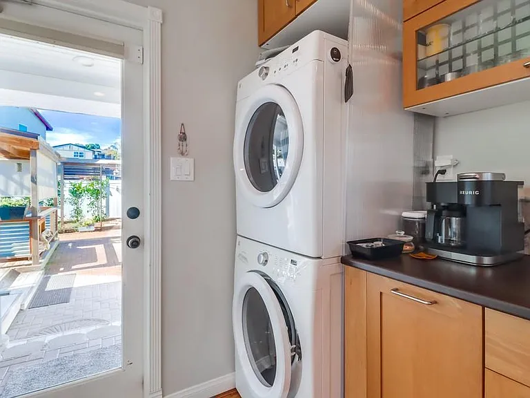 984 Catalina Blvd — Photo 10