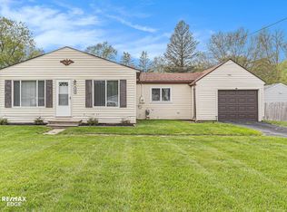 3449 Mills Acres St, Flint, MI 48506