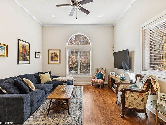 3rd image of 1911 N Dayton St APT 1A