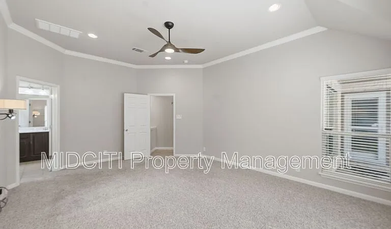 842 Santa Cruz — Photo 33
