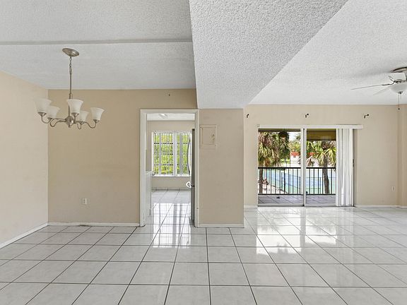 5th image of 4152 Inverrary Dr APT 311