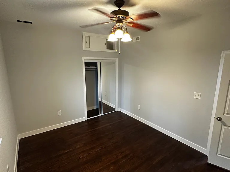 5207 Annapolis Rd — Photo 4