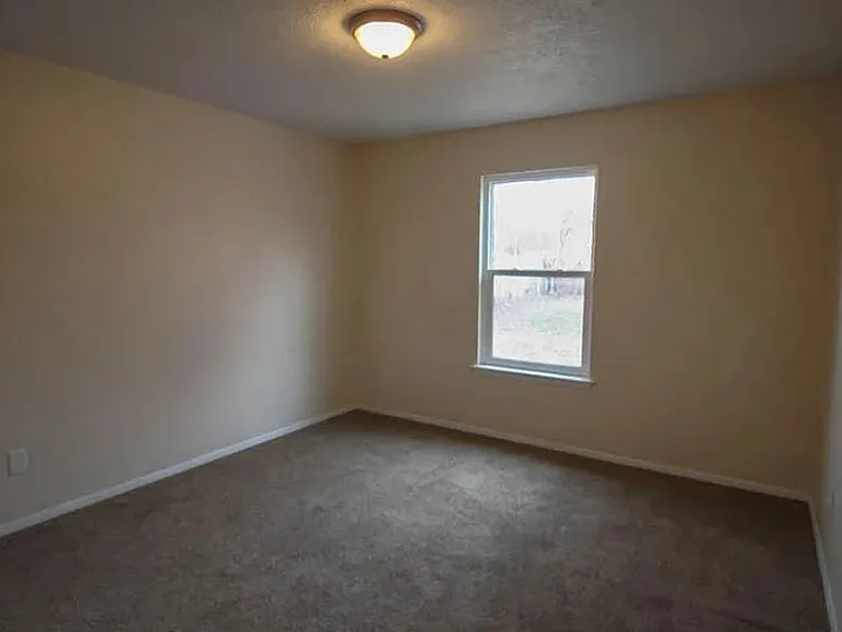 1650 N Engel Ave — Photo 8