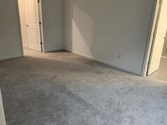 2nd image of 607 Lake Sinclair St