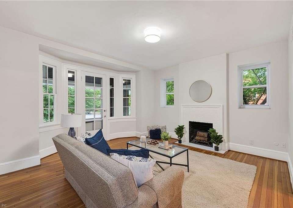 1st image of 1005 Colonial Ave APT 2