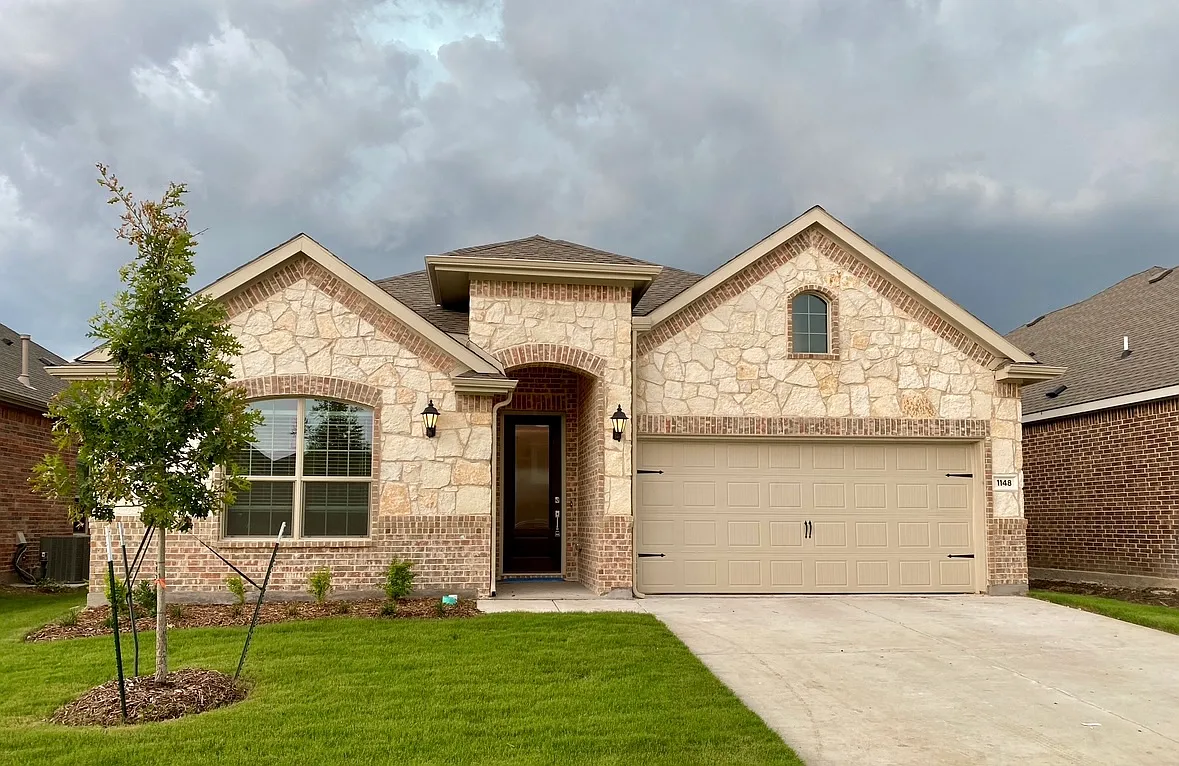 4 bed, 2174 sqft, $2,850 — Photo 2