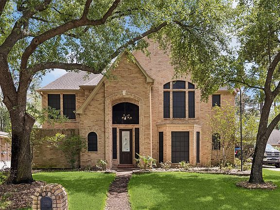 3rd image of 5823 Ashmere Ln