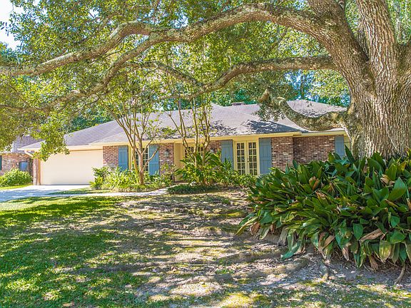 4th image of 110 Mosswood Cir