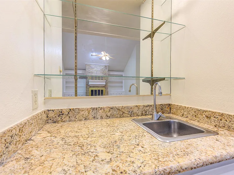 12810 Chaseland Ln — Photo 33