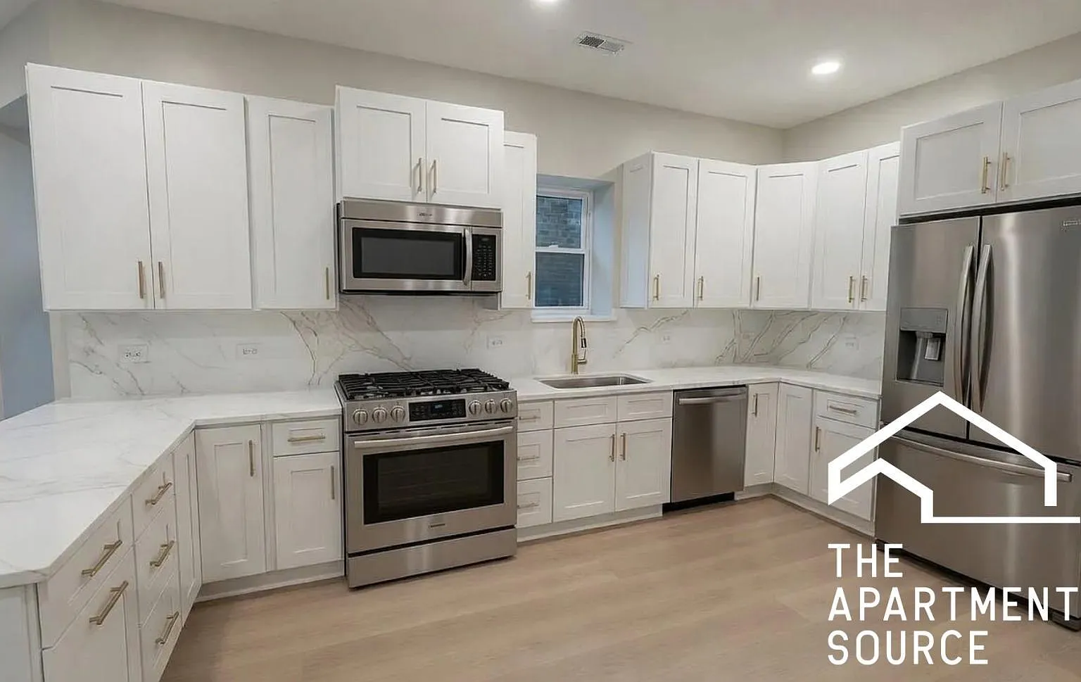 3 bed, 1300 sqft, $2,450 — Photo 1