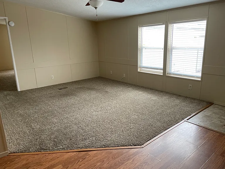 1634 W Mikey Dr — Photo 11
