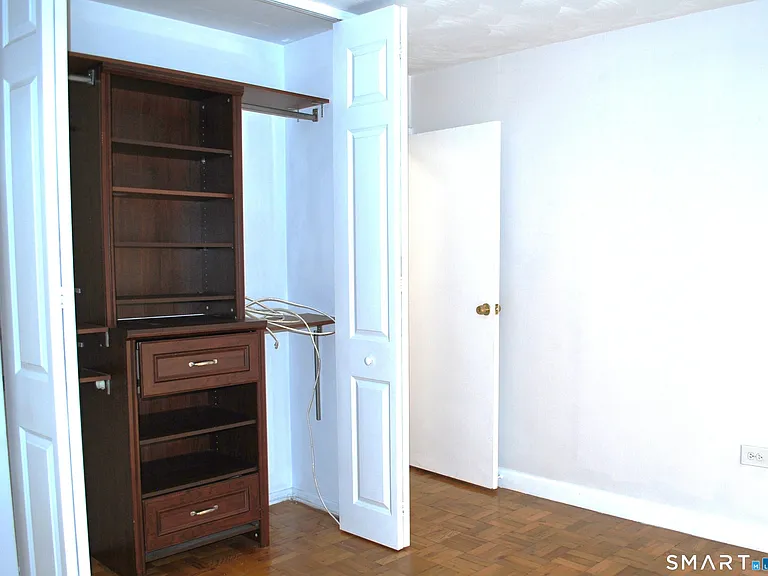 87 Glenbrook Rd #7G — Photo 10