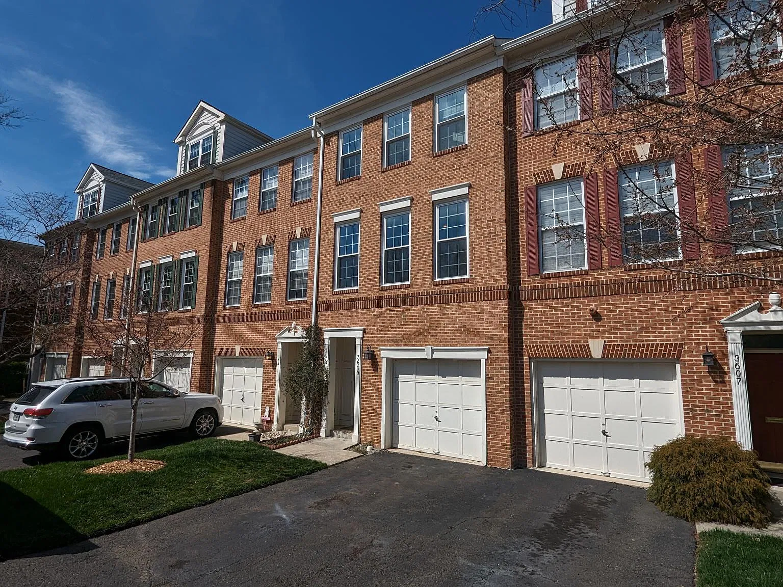 2 bed, 1700 sqft, $4,000 — Photo 3