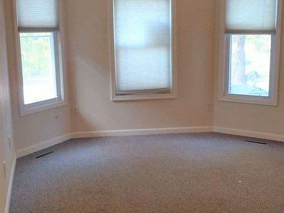 4th image of 2106 N 1st St
