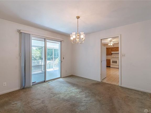 5th image of 102 Marchester Dr
