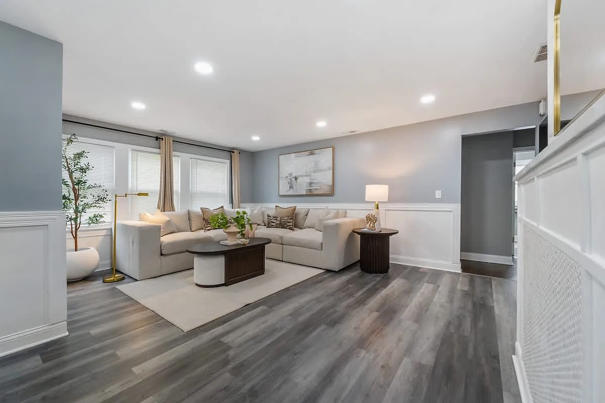 3 bed, 1180 sqft, $7,900 — Photo 1
