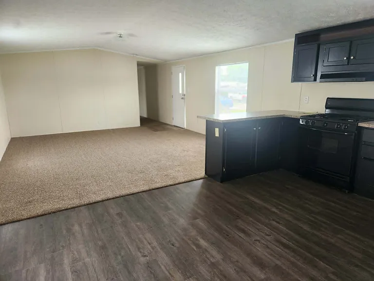 Broadview Estates — Photo 19