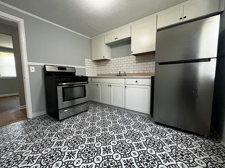 915 Parker Blvd — Photo 4