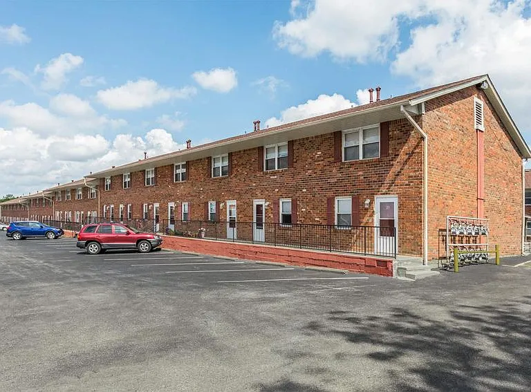 Sassafras Hill Apartments — Photo 8