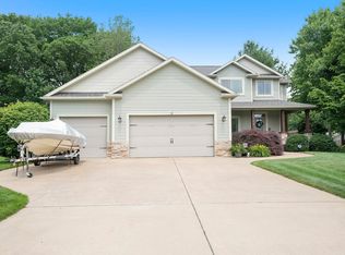 2754 Spring Green Dr, Fruitport, MI 49415