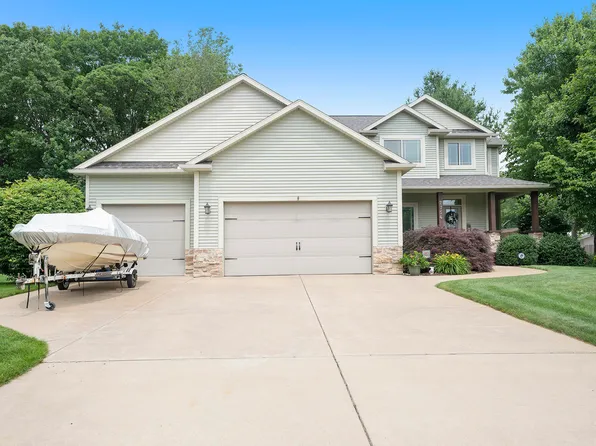 2754 Spring Green Dr, Fruitport, MI 49415