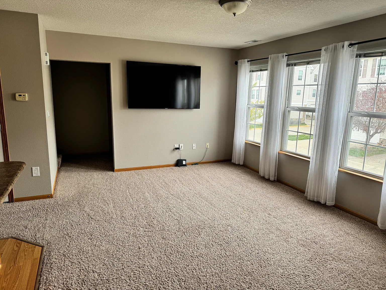 2 bed, 1056 sqft, $1,450 — Photo 4