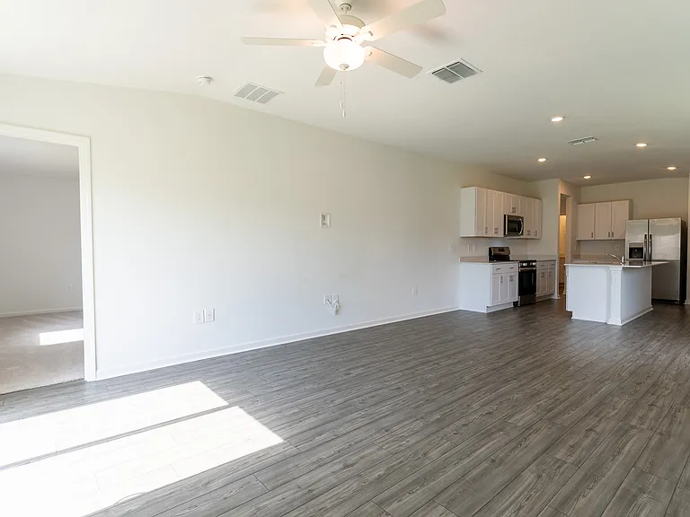 8414 SW 41st Cir — Photo 6