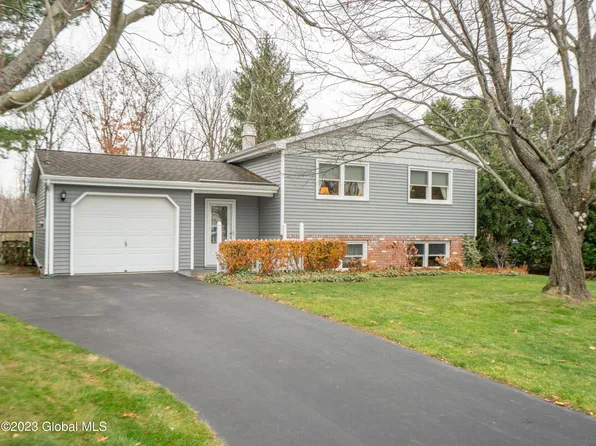 9 Michaelangelo Street, Latham, NY 12110