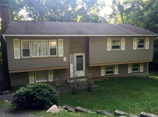 54 Cedar Ridge Dr, Vernon, NJ 07462