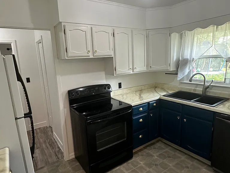 3321 Pawnee St — Photo 3