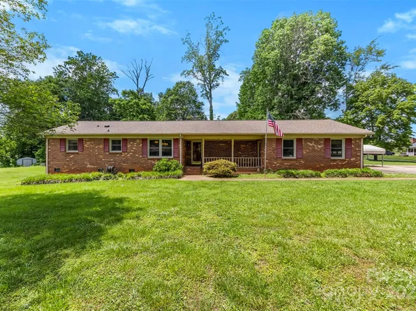 113 Helena St, Mount Holly, NC 28120
