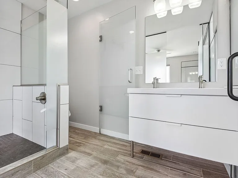 1551 W 43rd Ave — Photo 18