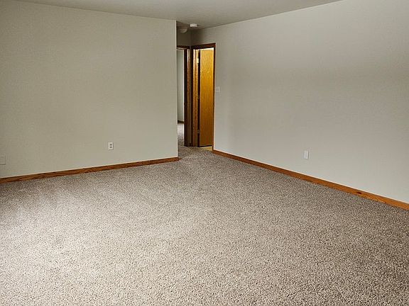 3rd image of 401 Western Ave APT 202