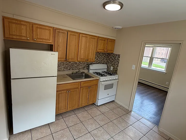 7908 Castor Ave — Photo 7