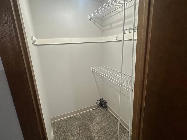 Maple Apartments — Photo 16