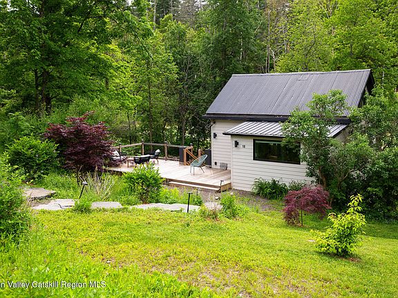 4th image of 14 & 18 Lake Hill Road