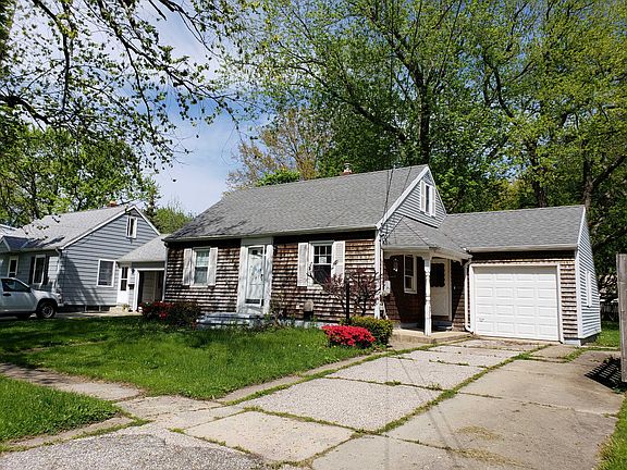 3rd image of 836 Thayer Ave