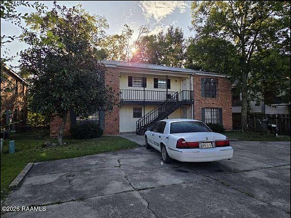 2nd image of 138 Hummingbird Ln