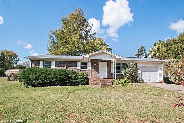1st image of 611 Poplar Dr