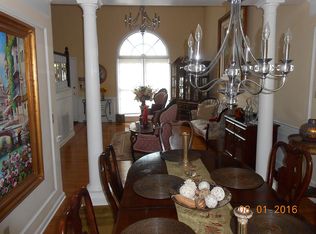 100 McWaine Ln, Cary, NC 27513