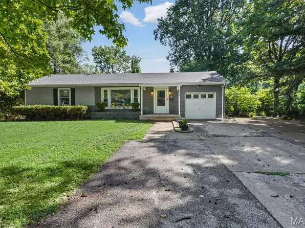 7019 W B St, Belleville, IL 62223