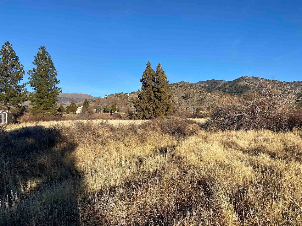 1st image of 924 Sierra Brooks Dr