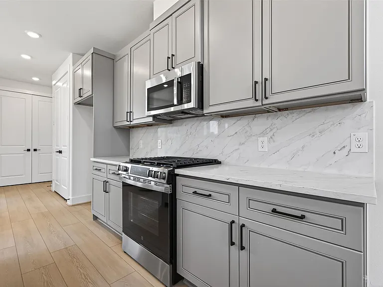 702 Sonfield Dr — Photo 17