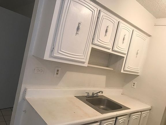 4th image of 7620 Kimberly Blvd