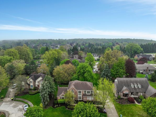 1027 Portsmere Ct, Northville, MI 48167