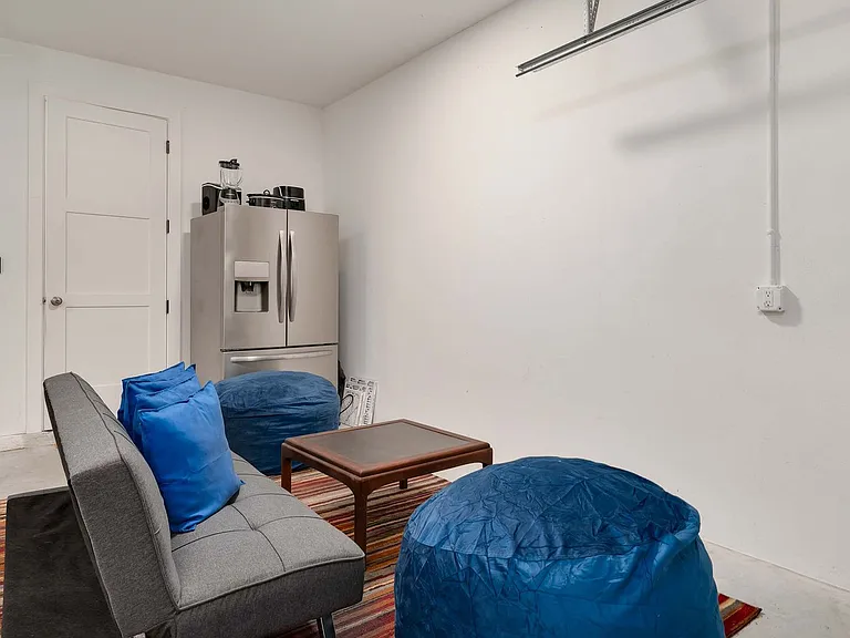 Building's Lounge